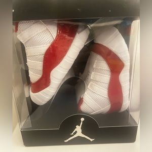 Infant air Jordan 11 red booties
